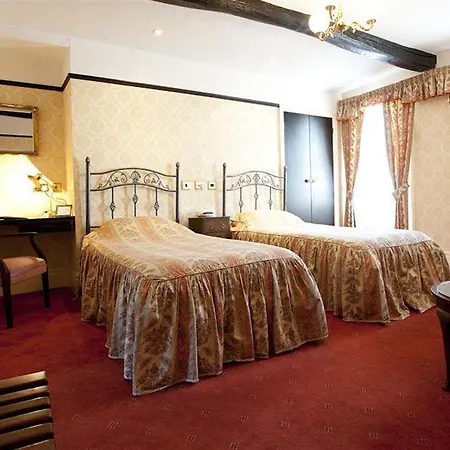 Отель Allerdale Court 3*