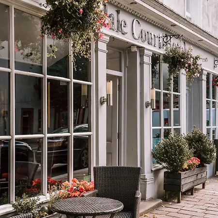 Отель Allerdale Court 3*