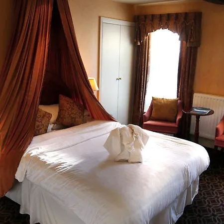 Отель Allerdale Court 3*