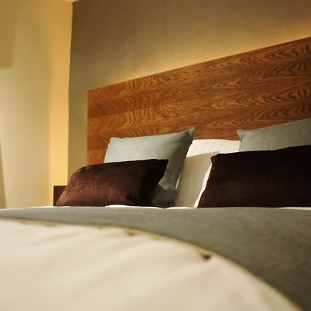 Отель Allerdale Court 3*