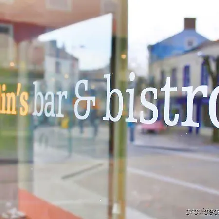 מלון Allerdale Court 3*